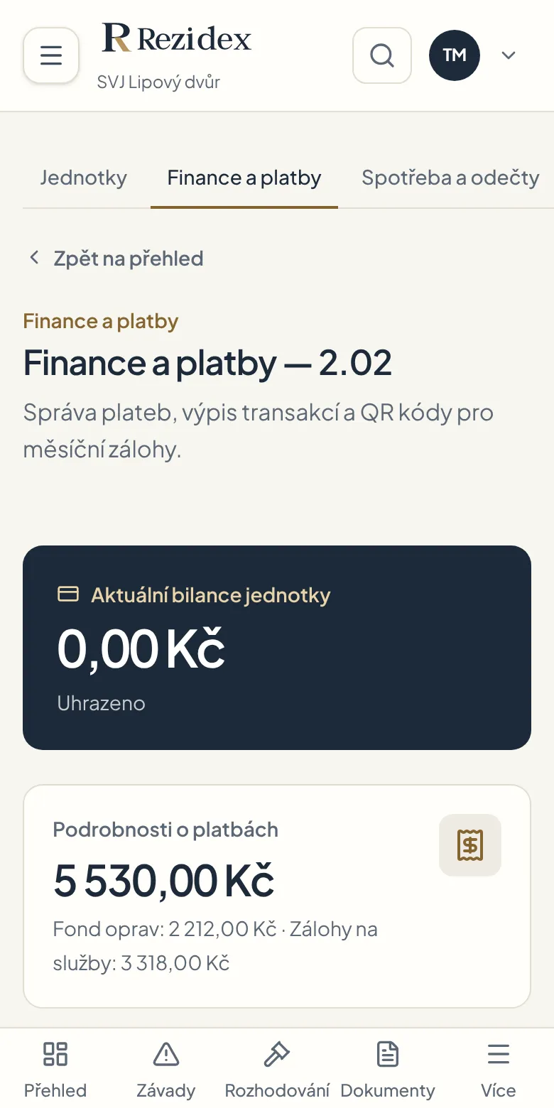 Platby vlastníka na telefonu s měsíčním předpisem fondu oprav a záloh